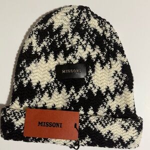 NWT] Missoni Italy 100% Wool Houndstooth Beanie - Black & White